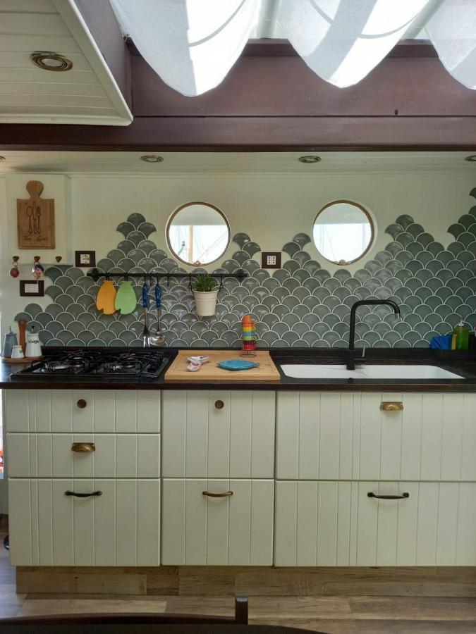 فندق Pillirina House-Boat مارزاميمي المظهر الخارجي الصورة