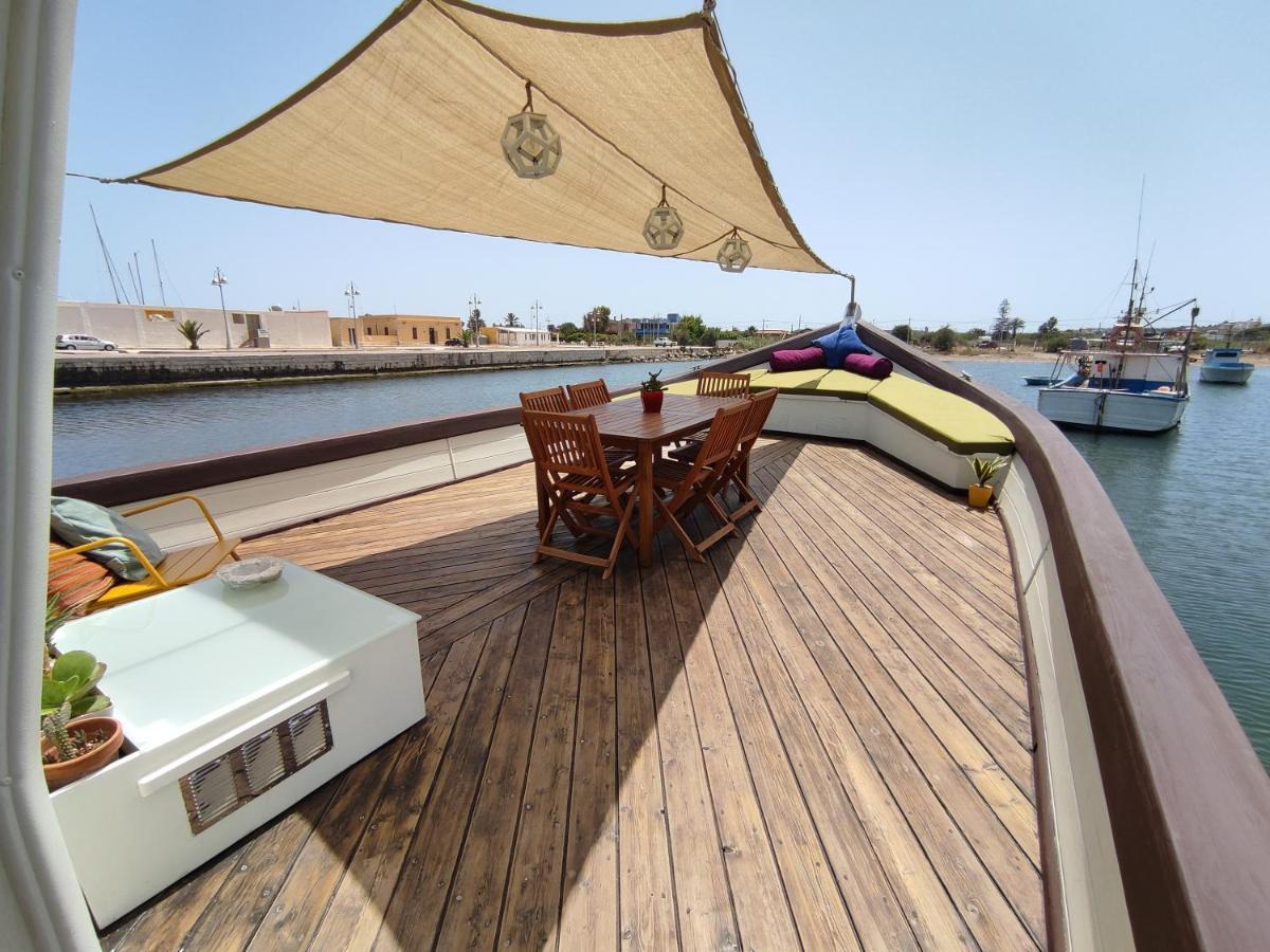 فندق Pillirina House-Boat مارزاميمي المظهر الخارجي الصورة